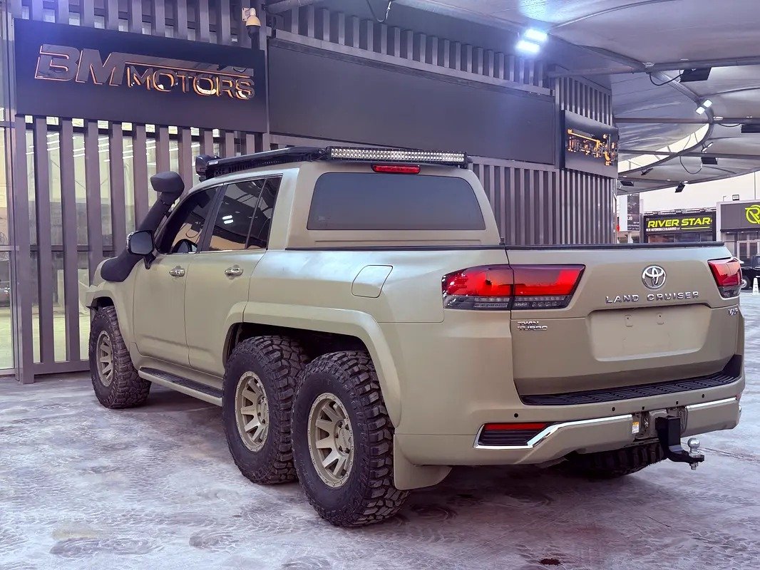 Toyota Land Cruiser VXR 6X6 - Image 7