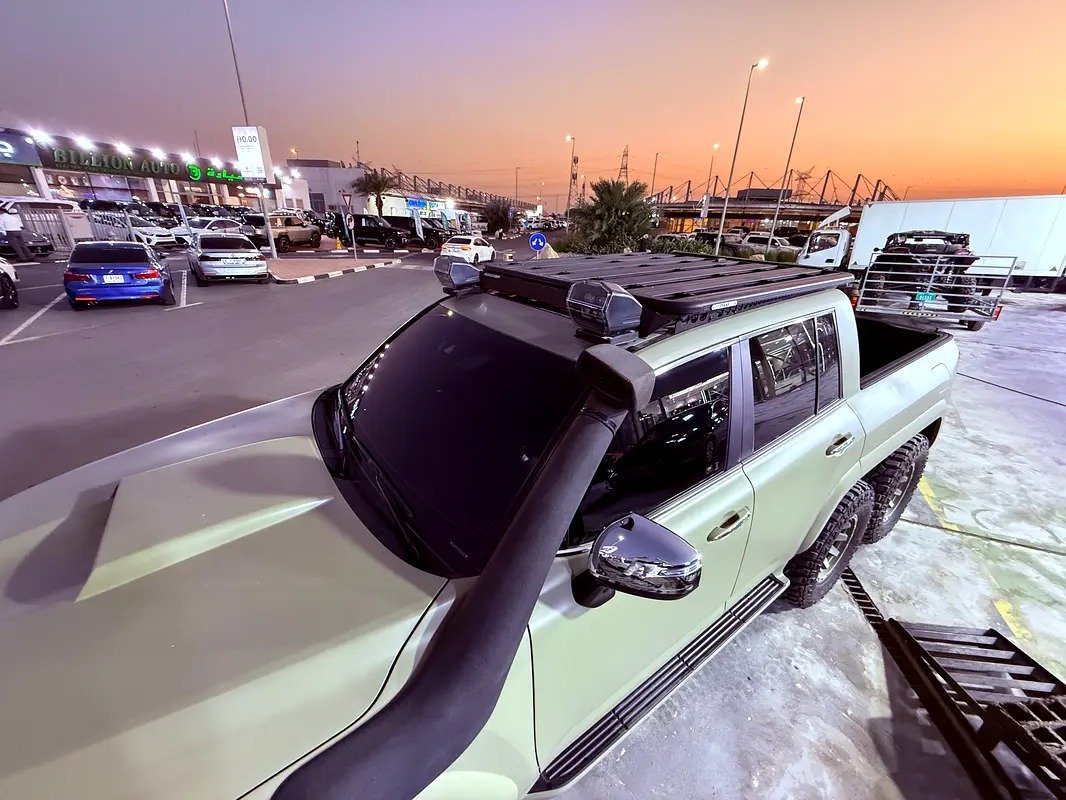 Toyota Land Cruiser VXR 6X6 - Image 10