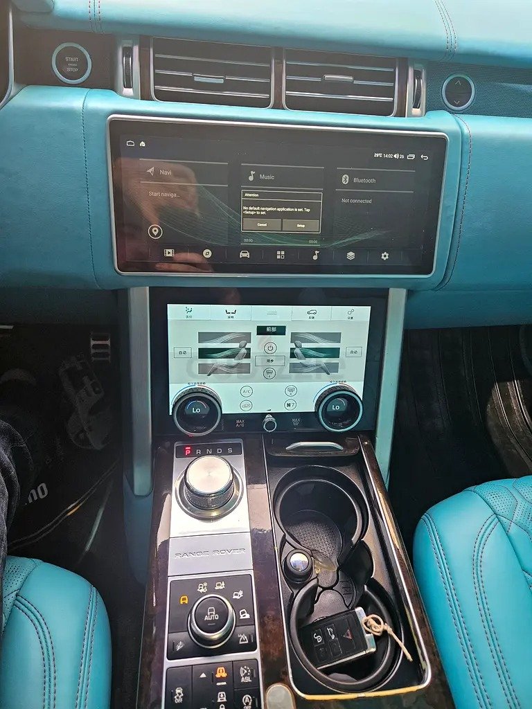 VIP Seats Range Rover Autobiography - Image 9