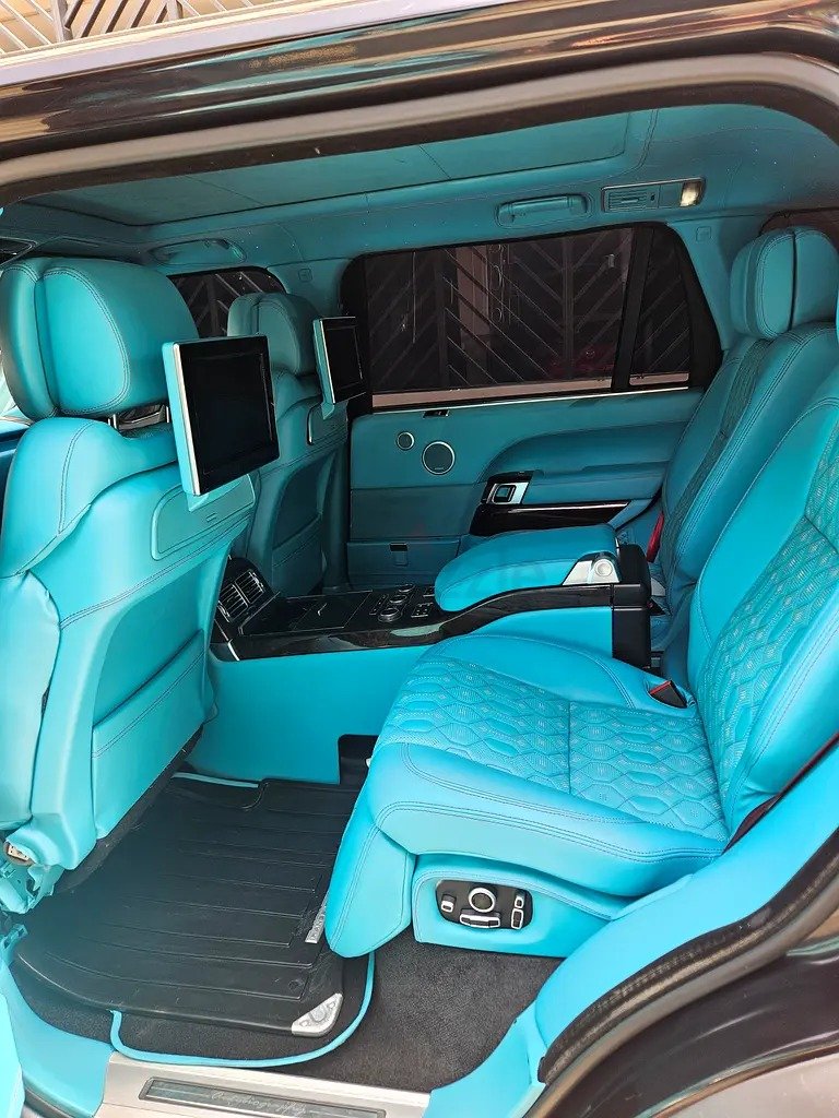 VIP Seats Range Rover Autobiography - Image 11