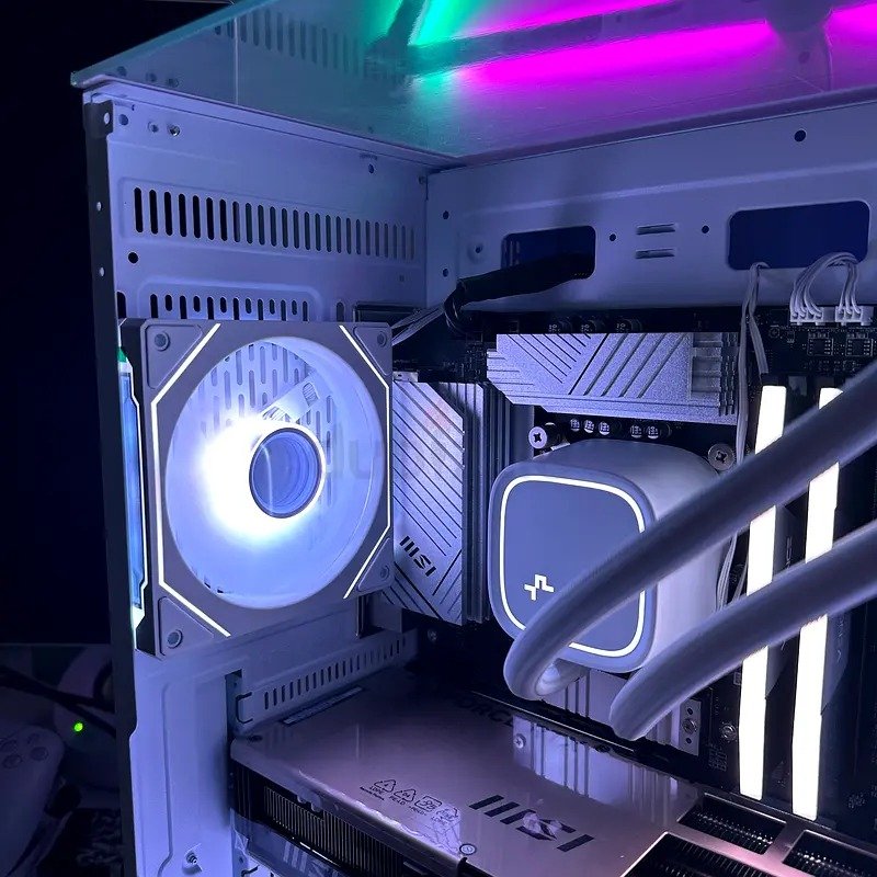 RTX 5070 Ti Liquid-Cooled PC - Image 3